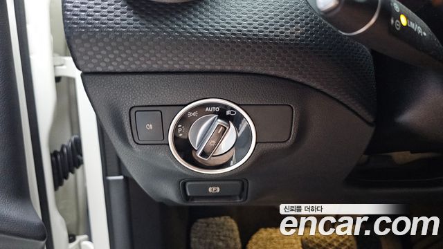 Mercedes-Benz A-Class A200