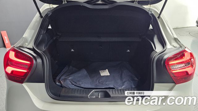 Mercedes-Benz A-Class A200