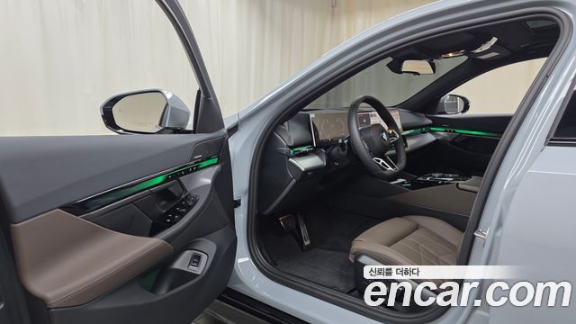 BMW 5-Series 523d M Sport
