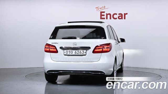 Mercedes-Benz B-Class B200 d
