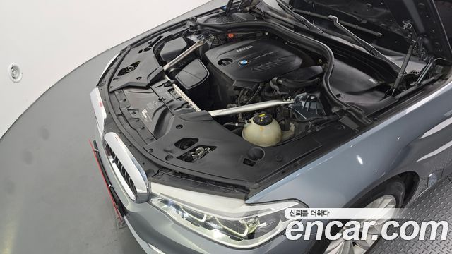 BMW 5-Series 520d Luxury Special Edition