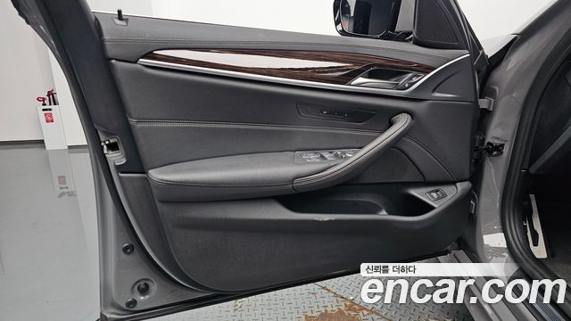 BMW 5-Series 520i M Sport