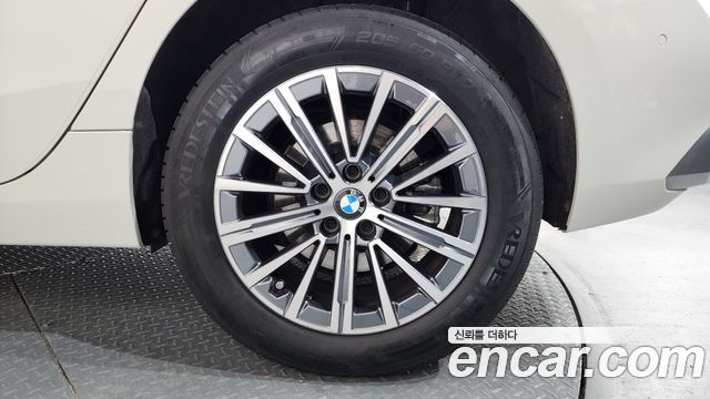 BMW 2-Series 220i Luxury